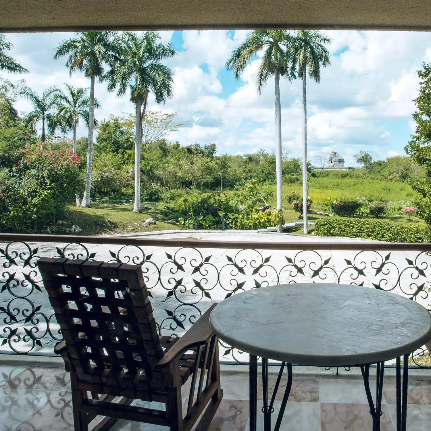 Private terrace with a view of El Caracol, the Maya observatory of Chichén Itzá